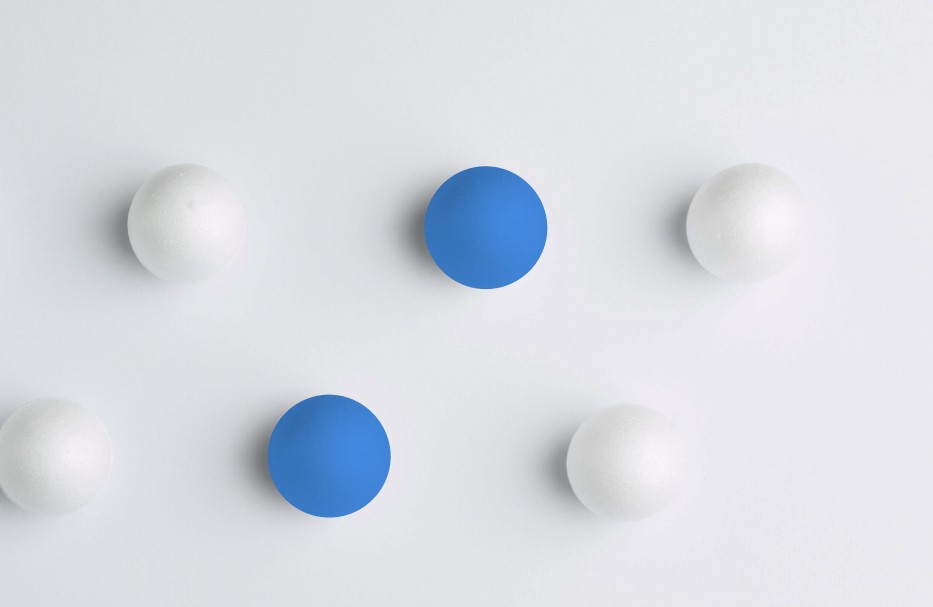装飾 - 白と青のボール