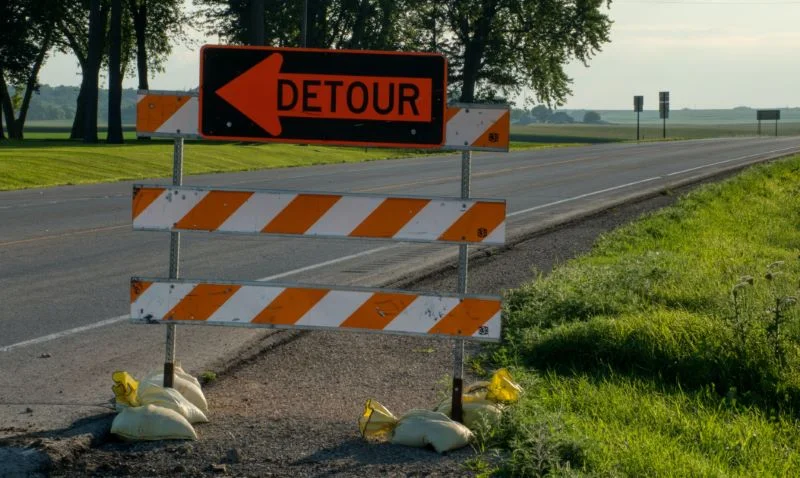 Detour sign on country road